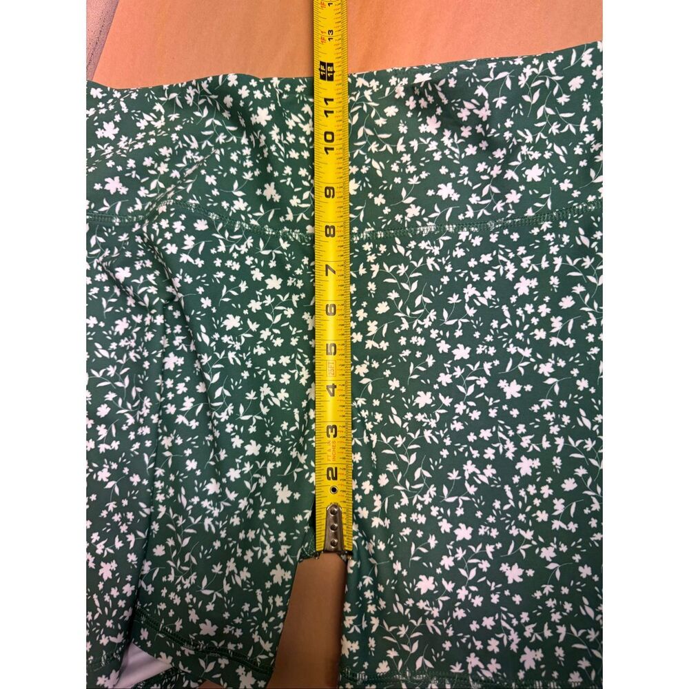 Old Navy Active Sz Large Floral Bike Shorts Green High Rise PowerSoft Athletic - Picture 6 of 7